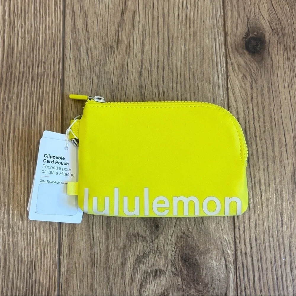 NWT Lululemon Clippable Card Pouch In Daisy Glow/Light Ivory